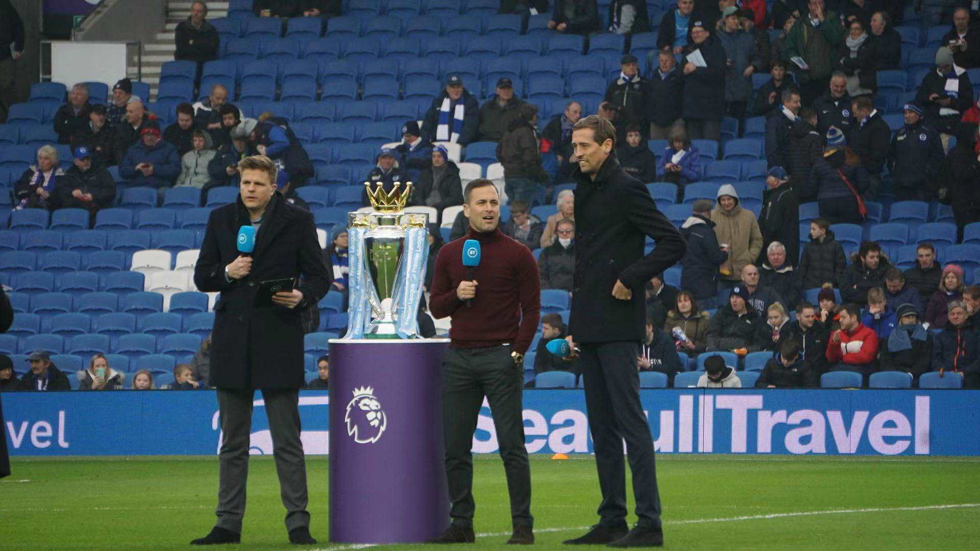 何关于他的 何关于他的